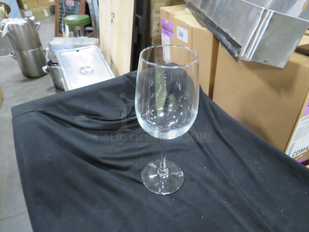 NEW Libbey 7504 18.5oz Tall Vina Wine Glass. 11XBID