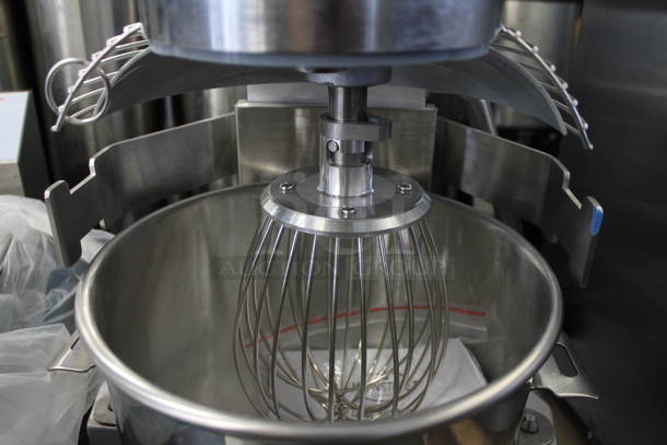 BRAND NEW SCRATCH AND DENT! 2022 Mainstreet 541GMIX10 Metal Commercial Countertop 10 Quart Planetary Dough Mixer w/ Stainless Steel Mixing Bowl, Bowl Guard, Whisk and Dough Hook Attachments. 120 Volts, 1 Phase. Tested and Does Not Power On - Image 5 of 6