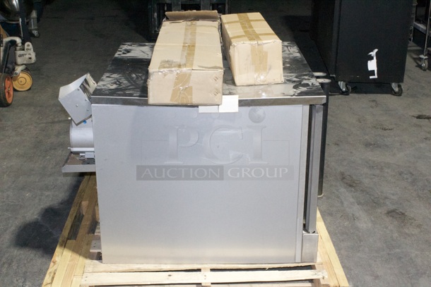 Cooking Performance Group FGC-100-DDN Deep Depth Single Deck Full Size Natural Gas Convection Oven with Legs - 60,000 BTU. 1ph 120v 38x47x57 - Image 4 of 7
