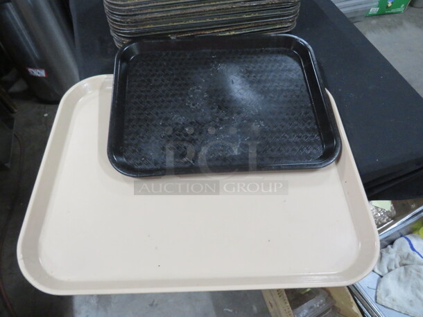 One Lot Of 28 Assorted Trays.  - Image 1 of 1