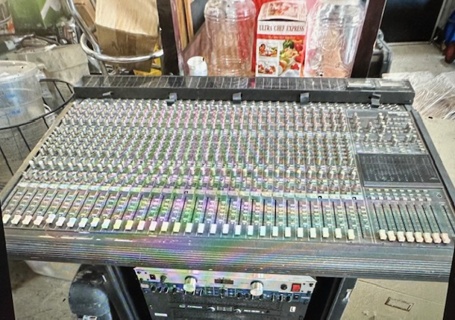 One Mackie 32.8 Mixing Console. 46X29