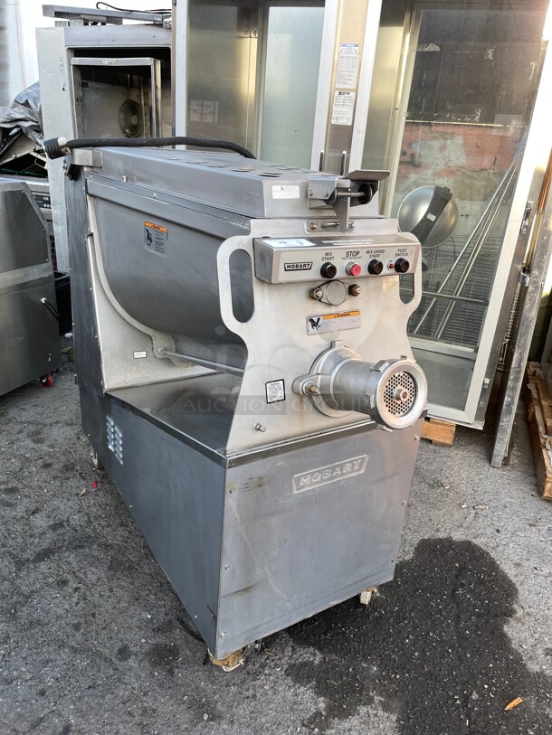WOW! Hobart MG2032-7 Prime Meat Grinder w/ 200-lb Capacity - 7 1/2 hp Grind Motor, 1 hp Mix Motor, 220 v/3ph Tested and Working