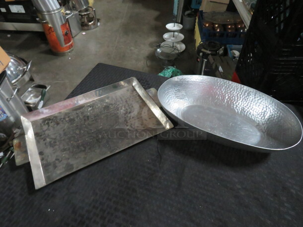 Assorted Silver Hammered Serving Tray/Bowl. 2XBID - Image 1 of 3