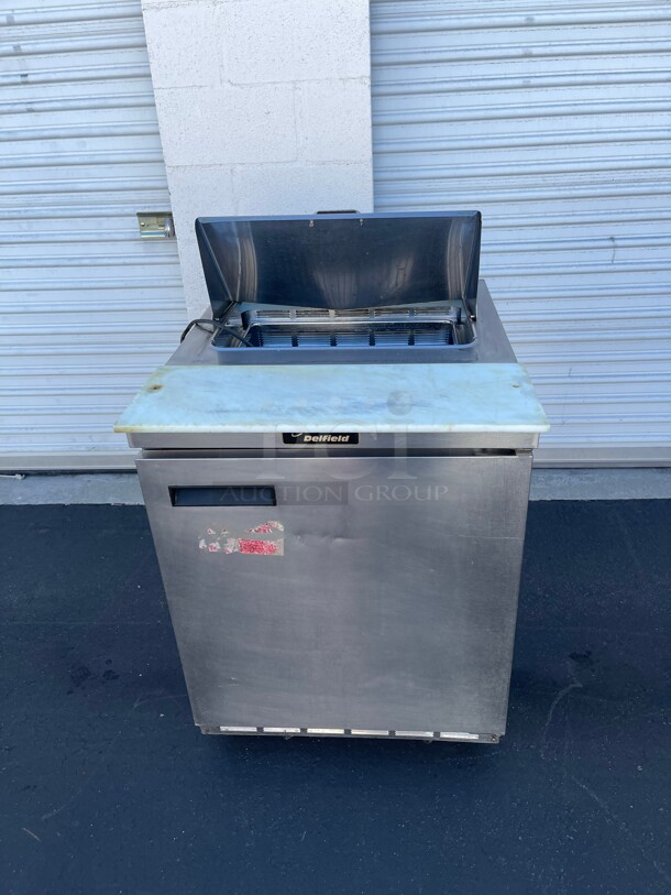 Working! Delfield 27 inch Commercial Refrigerated One Door Prep Sandwich Table NSF 115 Volt Tested and Working! - Image 5 of 9