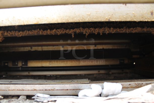 US Range Stainless Steel Commercial Natural Gas Powered Cheese Melter. - Image 5 of 6