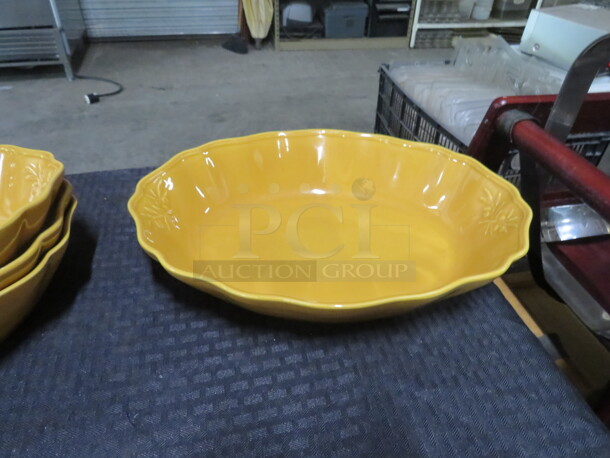 Decorative Serving Bowls. 4XBID - Image 1 of 3