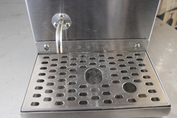 Avantco 177HWD15G Stainless Steel Commercial Countertop 1.5 Gallon Hot Water Dispenser. 120 Volts, 1 Phase.  - Image 5 of 8