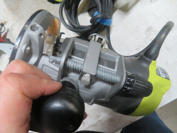 One Ryobi Fixed Base Router, With Carry Bag. #R163G. 120 Volt.  - Image 3 of 4