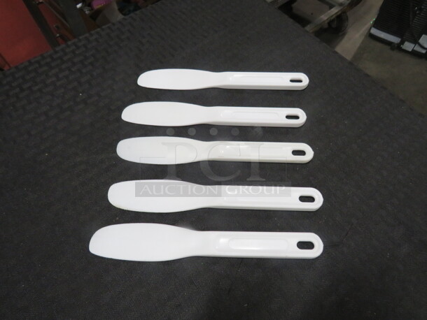 Poly Spreader. 5XBID - Image 1 of 1