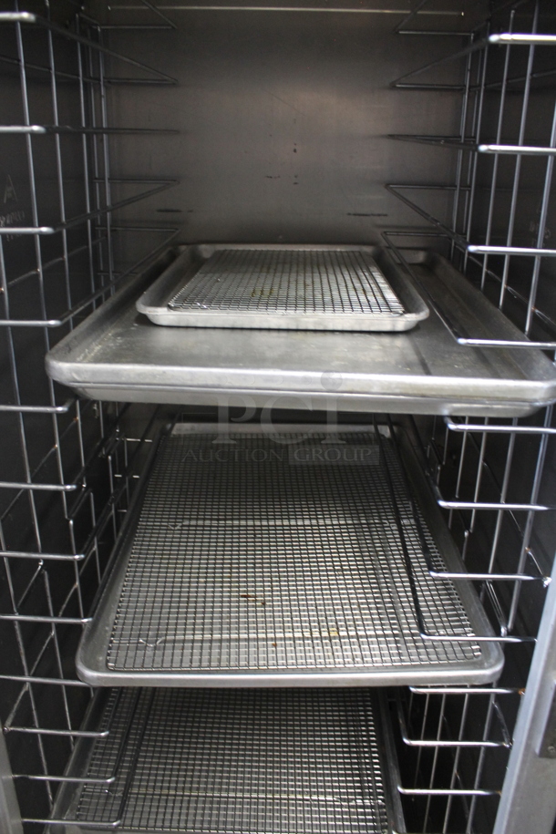 Metro Metal Commercial Single Door Reach In Warming Cabinet on Commercial Casters. Tested and Working!  - Image 4 of 5