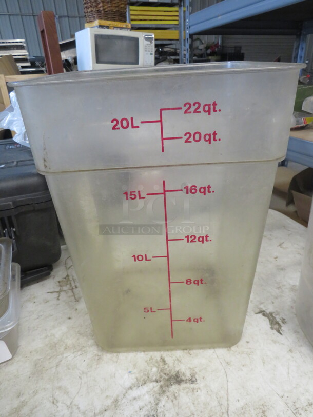 One 22 Quart Food Storage Container. - Image 1 of 1