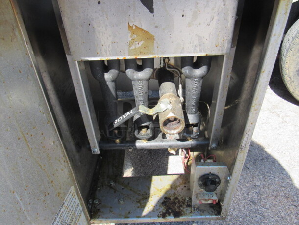 One Royal Natural Gas Deep Fryer With 2 Baskets. Model# RFT-50. 15.5X30.5X46 - Image 2 of 2
