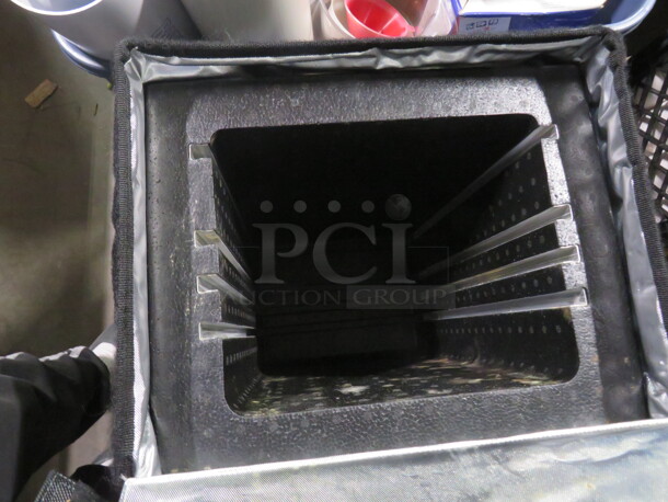 One NEW Rubbermaid Pro Serve Insulated Carrier. - Image 3 of 4