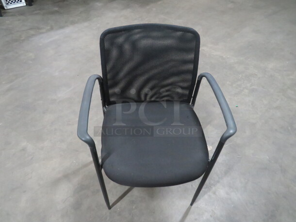 Black Arm Chair With Black Cushioned Seat, and Mesh Back. 4XBID - Image 3 of 3