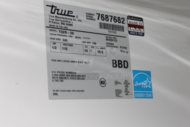 2013 True TG2R-2S ENERGY STAR Stainless Steel Commercial 2 Door Reach In Cooler w/ Poly Coated Racks and Commercial Casters. 115 Volts, 1 Phase. Tested and Working! - Image 5 of 7