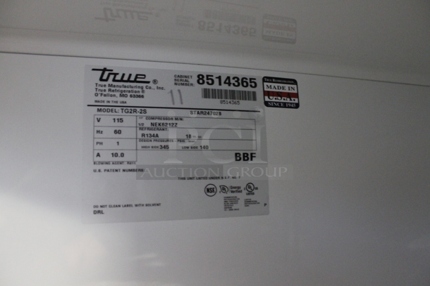 2015 True TG2R-2S Stainless Steel Commercial 2 Door Reach In Cooler w/ Poly Coated Racks on Commercial Casters. 115 Volts, 1 Phase. Tested and Working! - Image 5 of 6