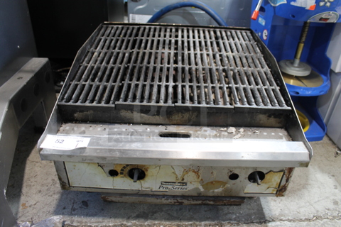 Toastmaster Pro-Series Stainless Steel Commercial Countertop Natural Gas Powered Charbroiler Grill. 