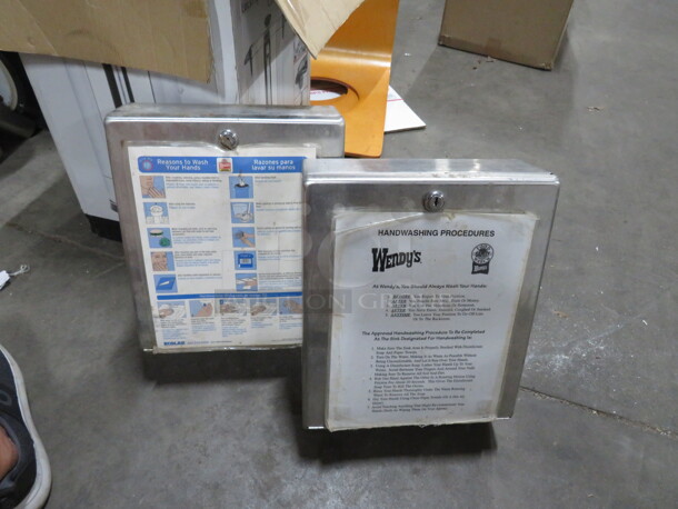 Stainless Wall Mount Paper Towel Dispenser. 1 Key. 2XBID - Image 1 of 1