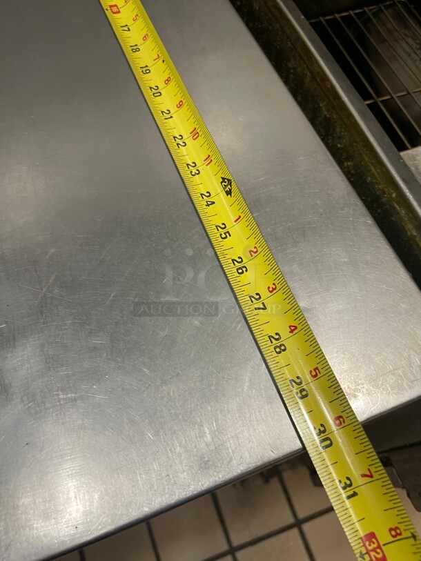 Late Model! True TUC-27F 28 inch W Undercounter Freezer w/ (1) Section & (1) Right Hinge Door, With 2 Shelves NSF 115v On Casters Tested and Working! - Image 6 of 7