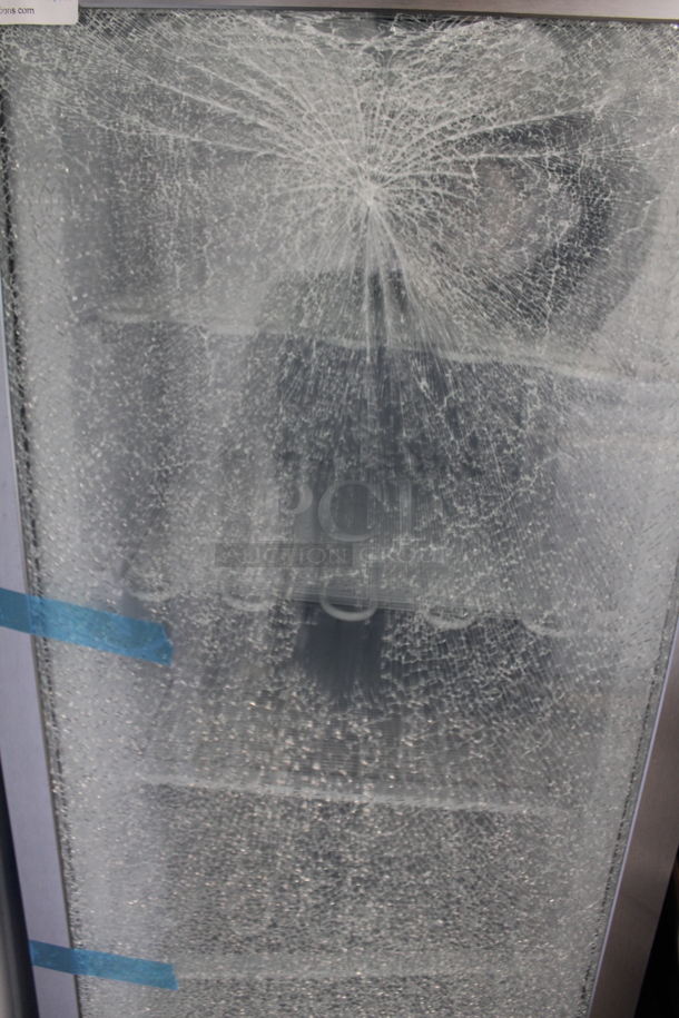 BRAND NEW SCRATCH AND DENT! KoolMore Metal Commercial Single Door Reach In Cooler w/ Poly Coated Racks. See Pictures For Glass Damage. 115 Volts, 1 Phase. Tested and Working! - Image 3 of 4
