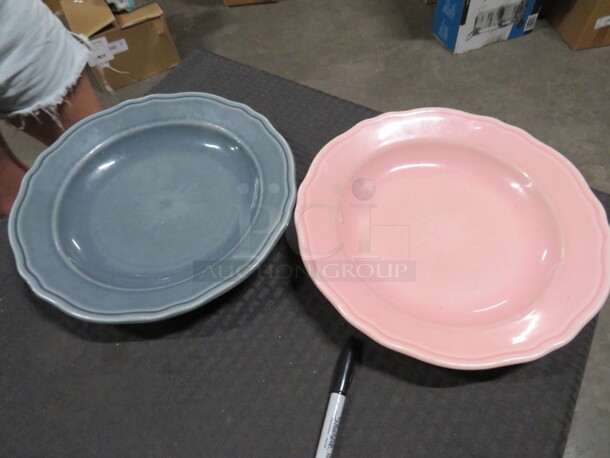 12 Inch Assorted Color Plate. 7XBID - Image 1 of 2
