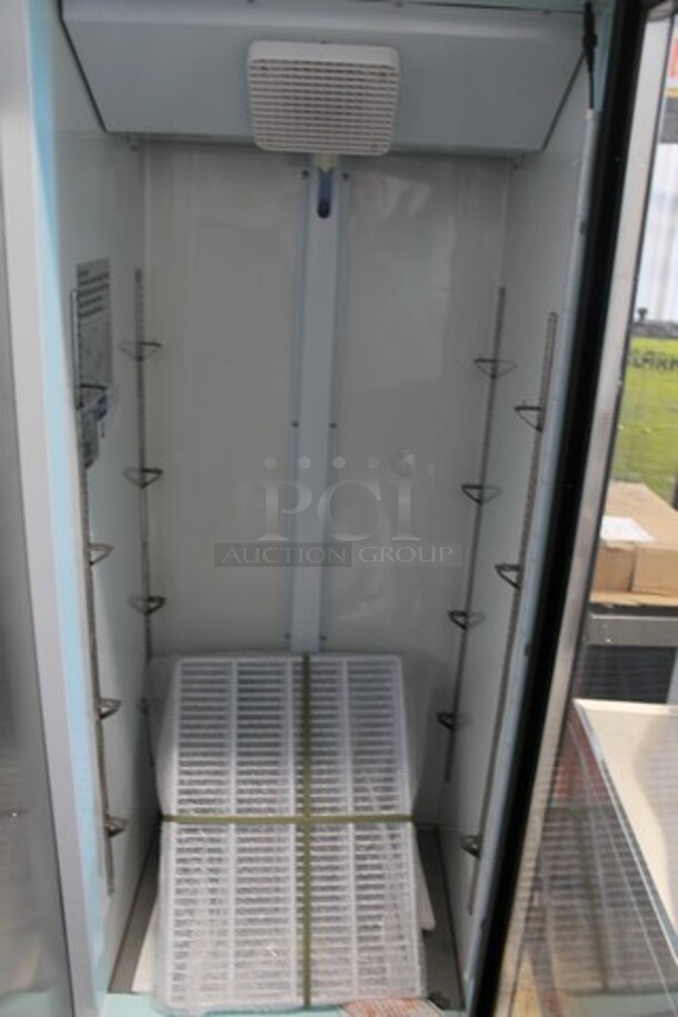 BRAND NEW SCRATCH AND DENT! 2023 Avantco 178GDC15HCW Metal Commercial Single Door Reach In Cooler Merchandiser w/ Poly Coated Racks. 115 Volts, 1 Phase. Tested and Working! - Image 4 of 6