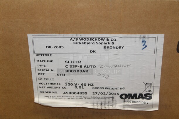 NEW IN BOX! Omas Model C33F-S Quantanium Automatic Commercial Meat/Cheese Deli Slicer. 29x26x20. 220V/60Hz.  - Image 4 of 5