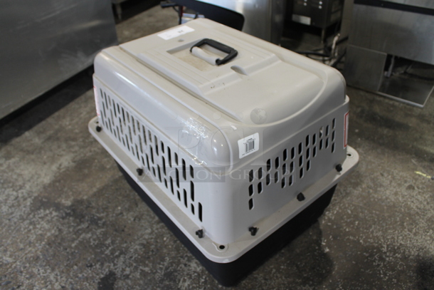 Gray and Black Poly Small Animal Carrier Cage. - Image 2 of 7