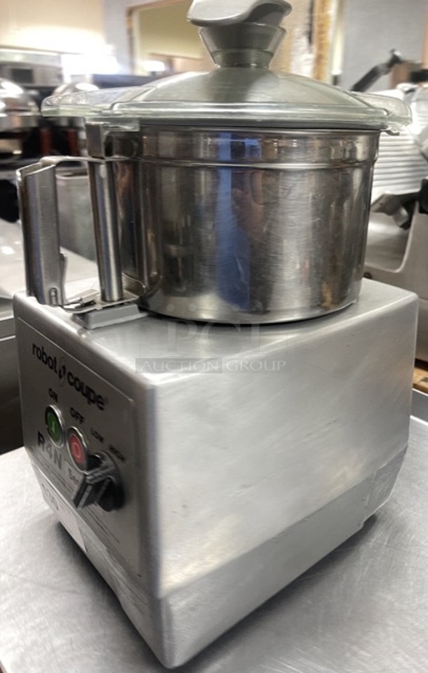 ROBOT COUPE R4n Series D HEAVY DUTY 5.5qt Food Processor.

Fully Tested and Working Condition - Image 6 of 11