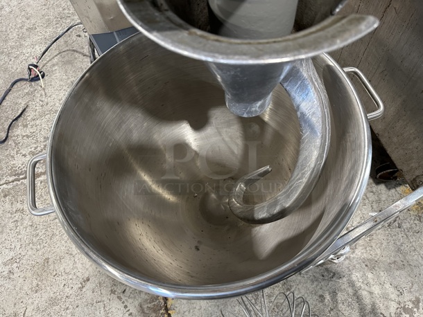 Hobart M 802 Metal Commercial Floor Style 80 Quart Planetary Dough Mixer w. Stainless Steel Mixing Bowl, Dough Hook, Paddle and Whisk Attachment. 200 Volts, 3 Phase.  - Image 6 of 9