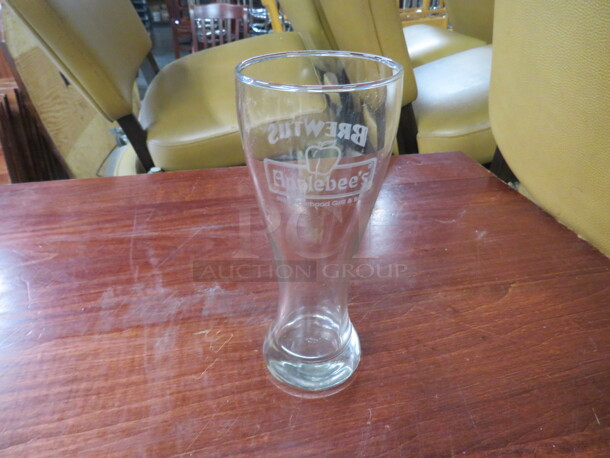One Lot Of 12 Applebees Pilsner Beer Glass. 12XBID - Image 1 of 1