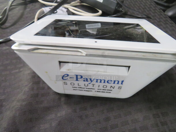 One Clover Mini Wifi POS System.  - Image 4 of 4