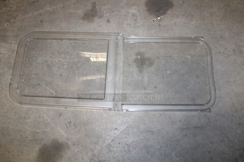 NEW IN BOX! 1 Cambro 60432 Front Lid And 1 Cambro 60433 Lid. 