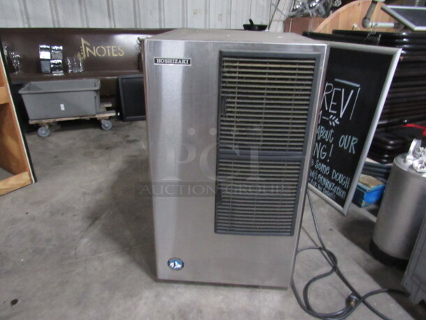 One Hoshizaki Ice Maker. Model# KM-600MAH. 120 Volt. 22X28X38. $4295.00 - Image 1 of 2