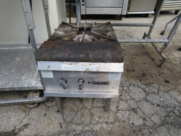 One Table Top Vulcan Natural Gas 1 Burner Range. 18X25X23