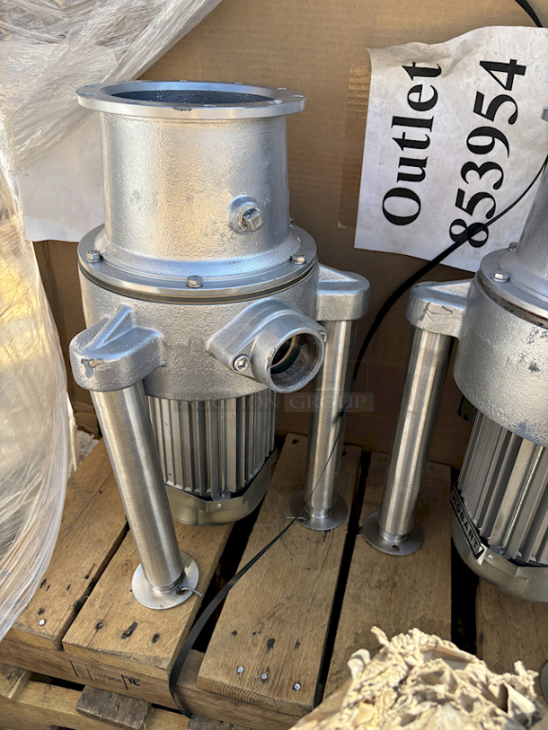 BRAND NEW SCRATCH & DENT! Hobart FD4/200-1 Commercial Garbage Disposer with Adjustable Flanged Feet - 2 hp, 208-230/460V. Out of original packaging. Legs bend inward.  - Image 2 of 4