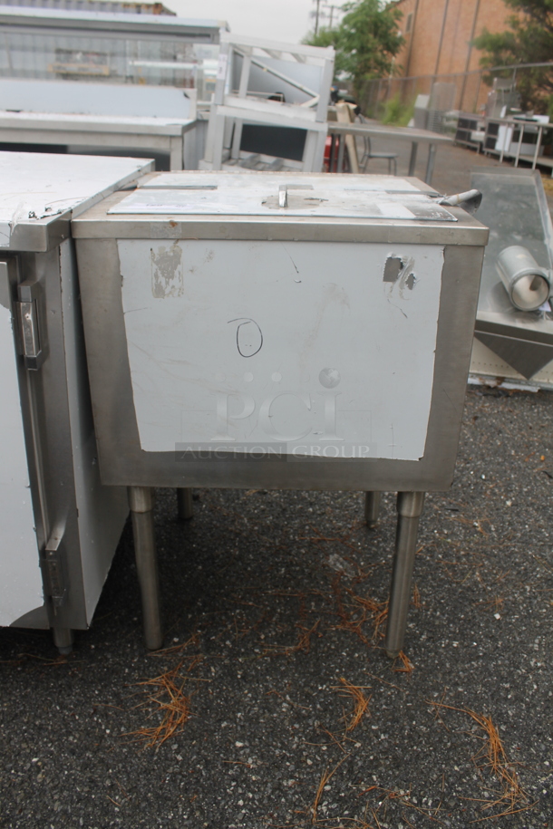 BRAND NEW SCRATCH AND DENT! Stainless Steel Commercial Ice Bin. - Image 2 of 5