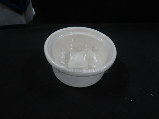 NEW 10oz White Casserole Dish. 10XBID - Image 1 of 1