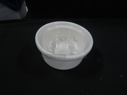 NEW 10oz White Casserole Dish. 10XBID