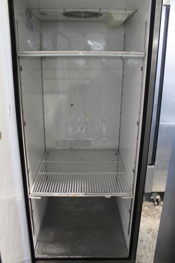 2013 True TG1R-1S ENERGY STAR Stainless Steel Single Door Reach In Cooler w/ Poly Coated Racks on Commercial Casters. 115 Volts, 1 Phase. Tested and Working! - Image 4 of 5