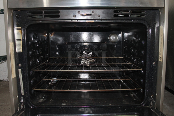 Amana AOCS3040SS Stainless Steel Commercial Electric Powered Convection Oven w/ View Through Door and Metal Oven Rack. 120/208-240 Volts, 1 Phase. - Image 7 of 9