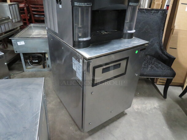 One Manitowic Multiplex Blend In Cup Work Station Shake Machine On Casters. Model# MB-8-1. 115 Volt. 26X32X75 - Image 4 of 4