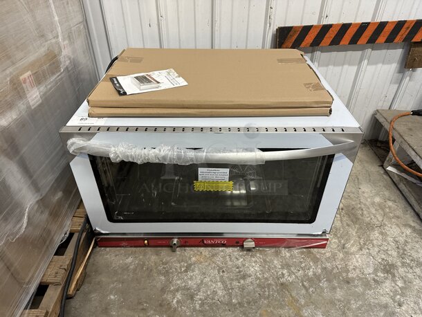 BRAND NEW SCRATCH AND DENT! Avantco 177CO38M Stainless Steel Commercial Countertop Electric Powered Convection Oven. 208/240 Volts, 1 Phase.  - Image 2 of 5