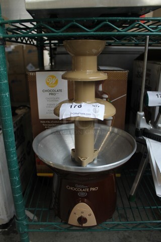 BRAND NEW SCRATCH AND DENT! Wilton Chocolate Pro Metal Countertop Chocolate Fountain. Tested and Working!