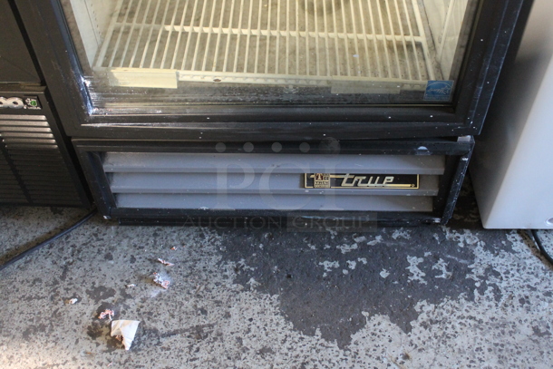 2012 True GDM-12 ENERGY STAR Metal Commercial Single Door Reach In Cooler Merchandiser w/ Poly Coated Racks. 115 Volts, 1 Phase. Tested and Working! - Image 4 of 4