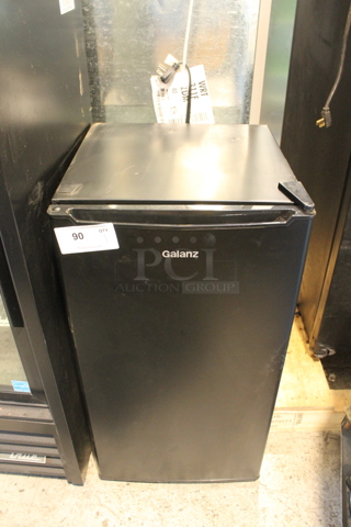 Galanz GLR33MBKE23 Metal Mini Cooler. 115 Volts, 1 Phase. Tested and Does Not Power On