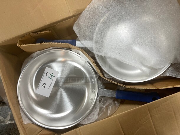 New! Syscoware Wear-Ever Aluminum Fry Pan, 11 inch With Natural Finish, Featuring Removable Cool Handle Silicone Insulated Handle  - Image 8 of 9