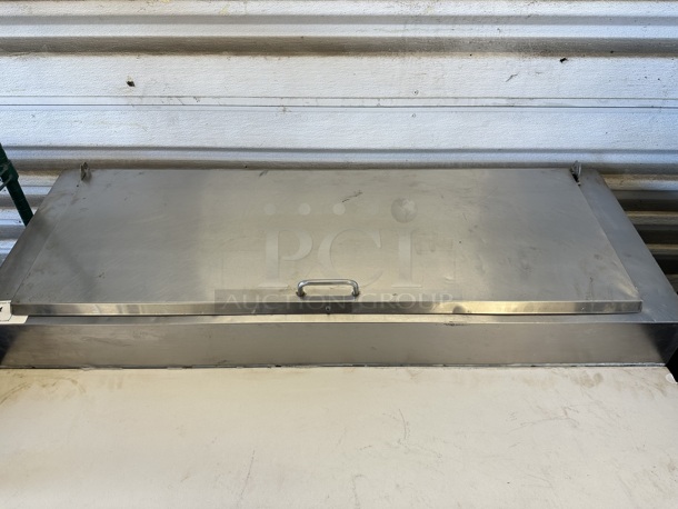 Spartan Stainless Steel Commercial Pizza Prep Table w/ Composite Cutting Board on Commercial Casters. 115 Volts, 1 Phase. Tested and Does Not Power On - Image 3 of 8