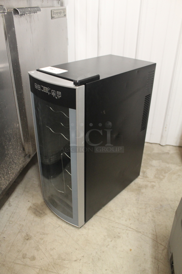 BRAND NEW SCRATCH AND DENT! Avanti Quiet 12-Bottle Thermoelectric Counter-top Wine Cooler. 115V. Tested And Powers On But Does Not Get Cold - Image 3 of 5