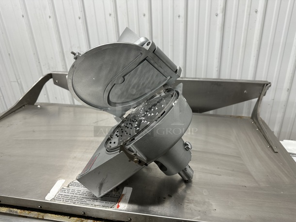 LIKE NEW! Metal Commercial Pelican Head w/ Shredding Blade and S Blade. - Image 9 of 9